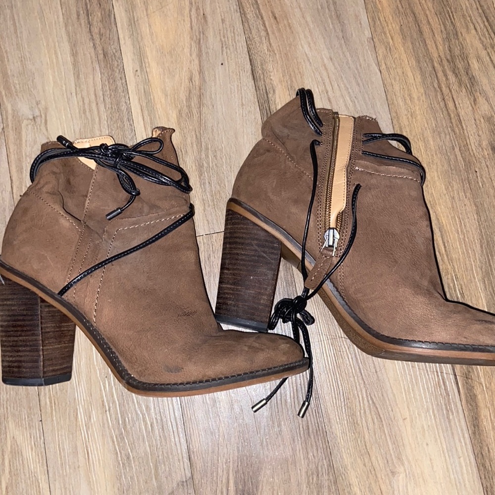 Zip up booties